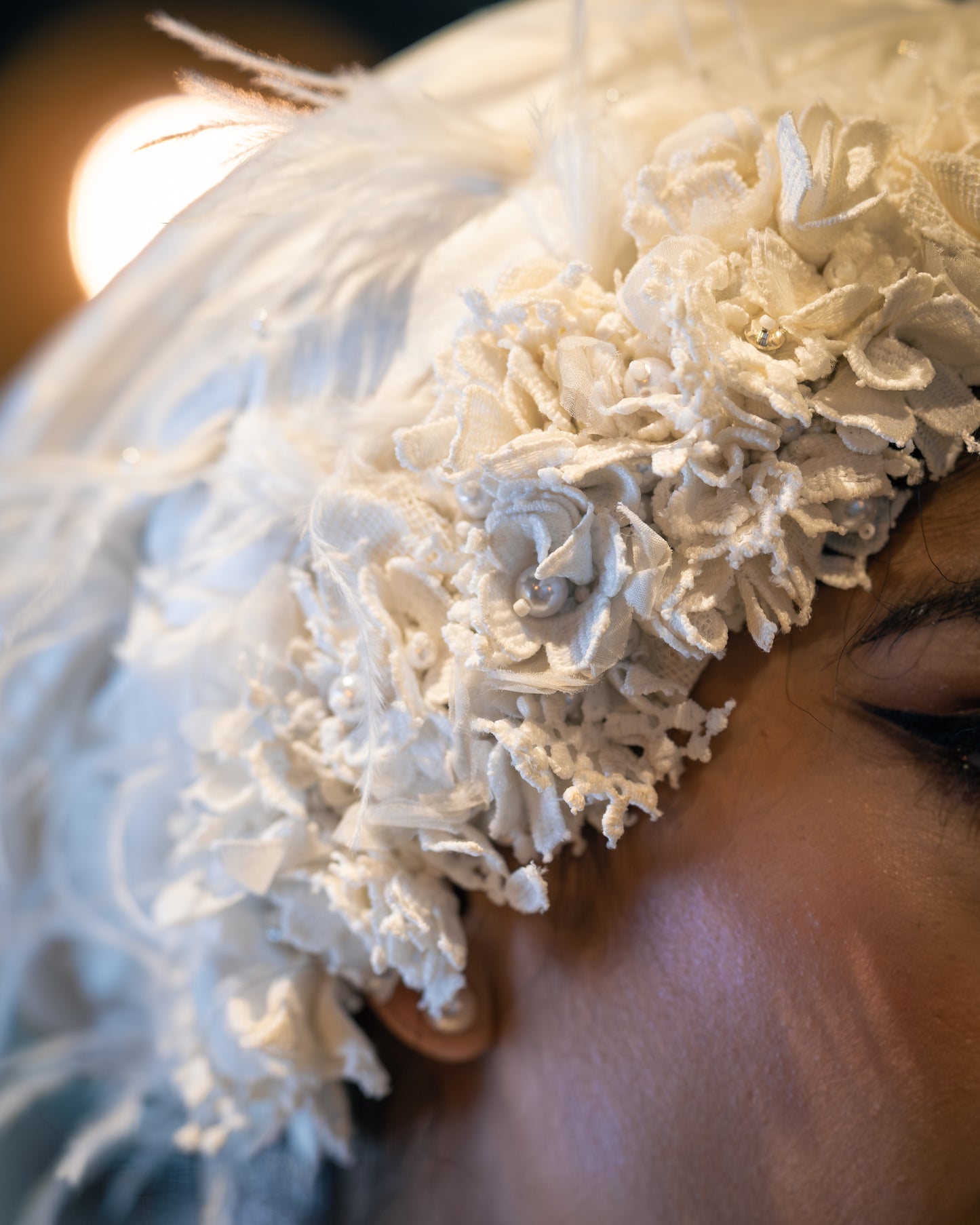 Le Perlé – Turban Mariée avec Broderie Perlée 100% Fait Main