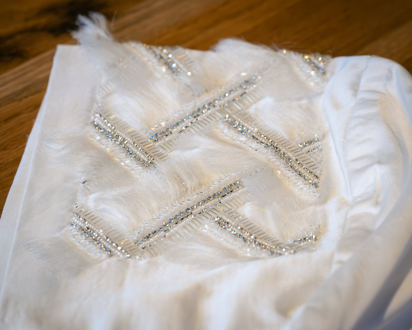 Le Polyvalent Soyeux – Foulard Mariée Chic et Unique