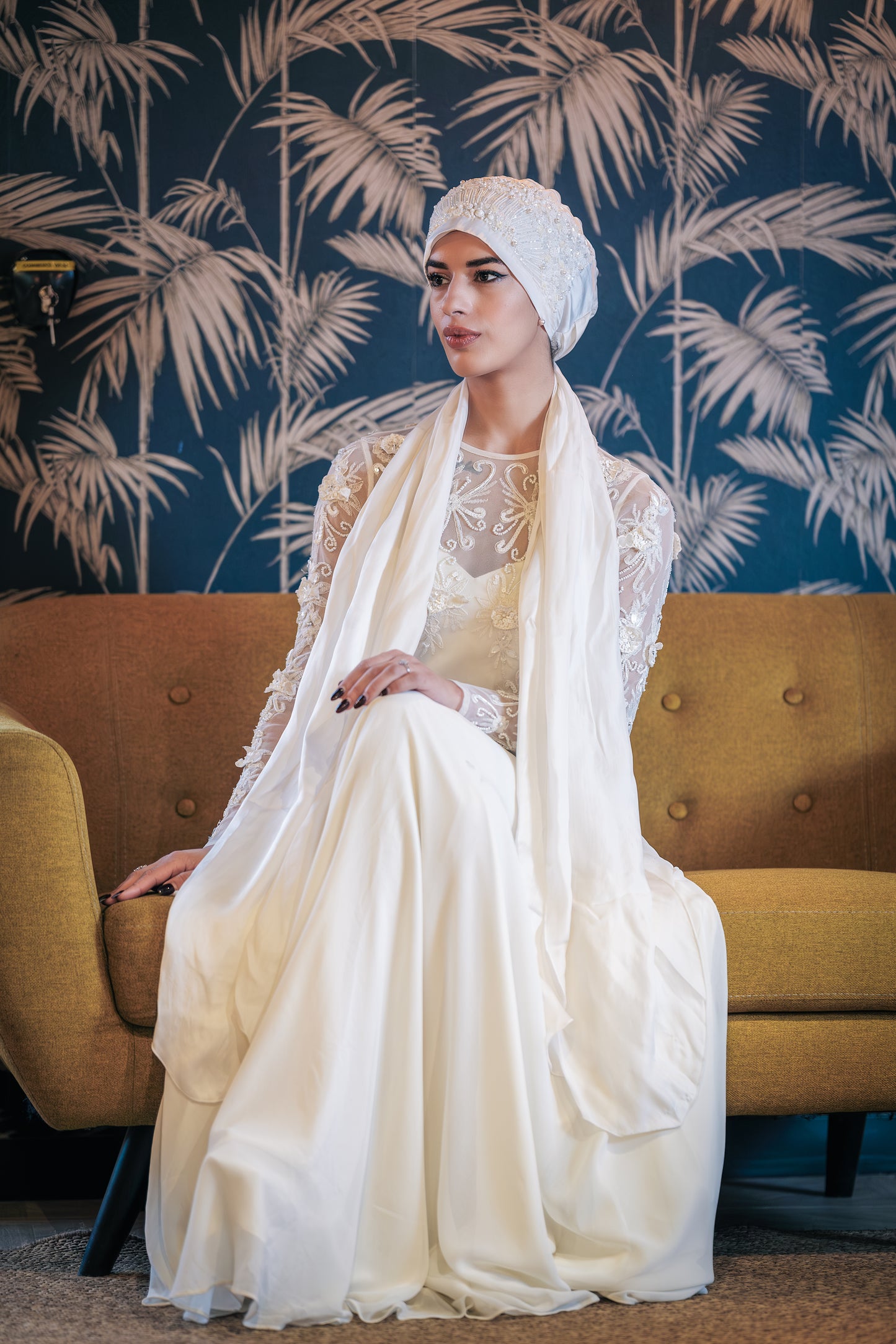 Le Polyvalent Brodé – Foulard Mariée Élégant et Raffiné