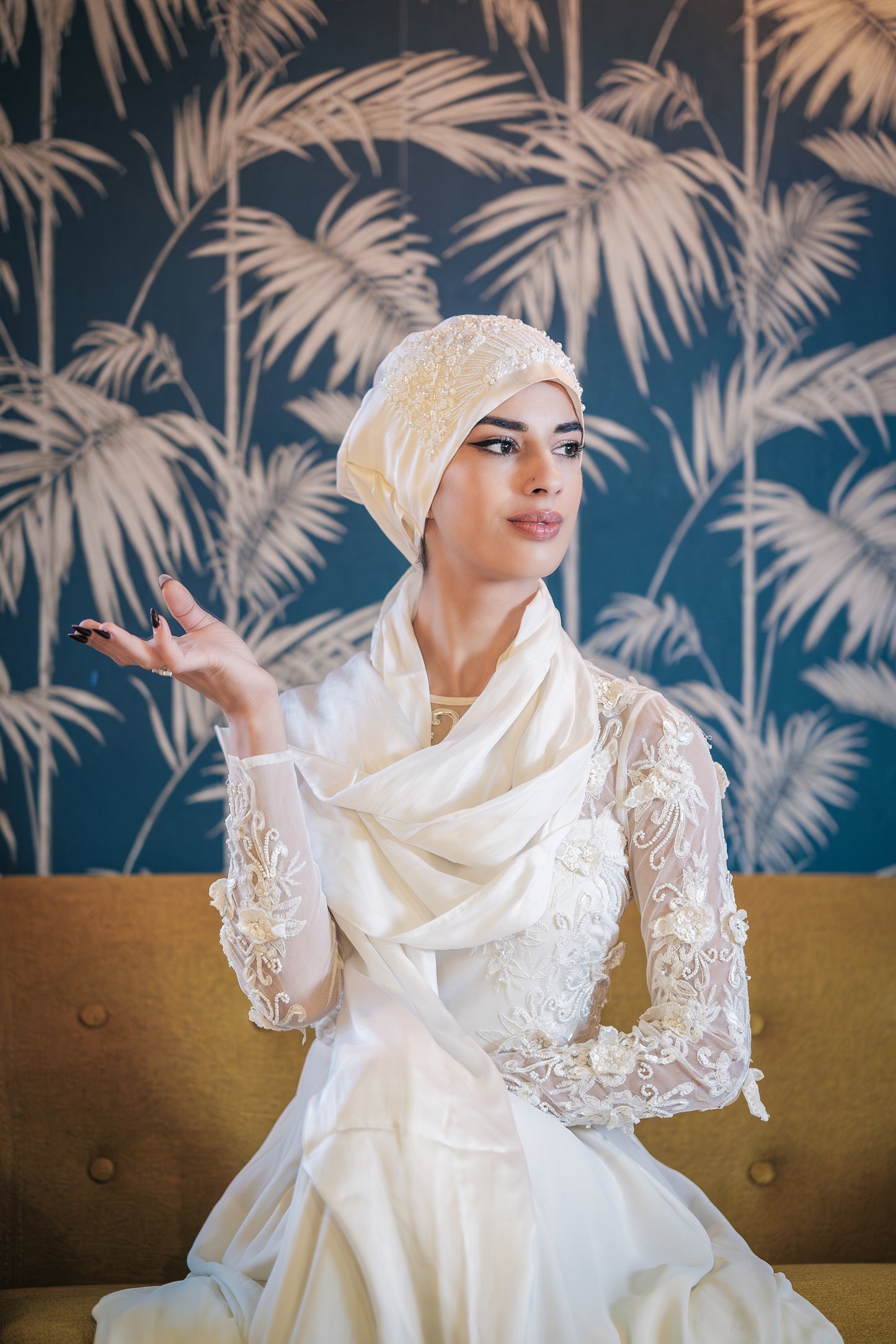 Le Polyvalent Brodé – Foulard Mariée Élégant et Raffiné