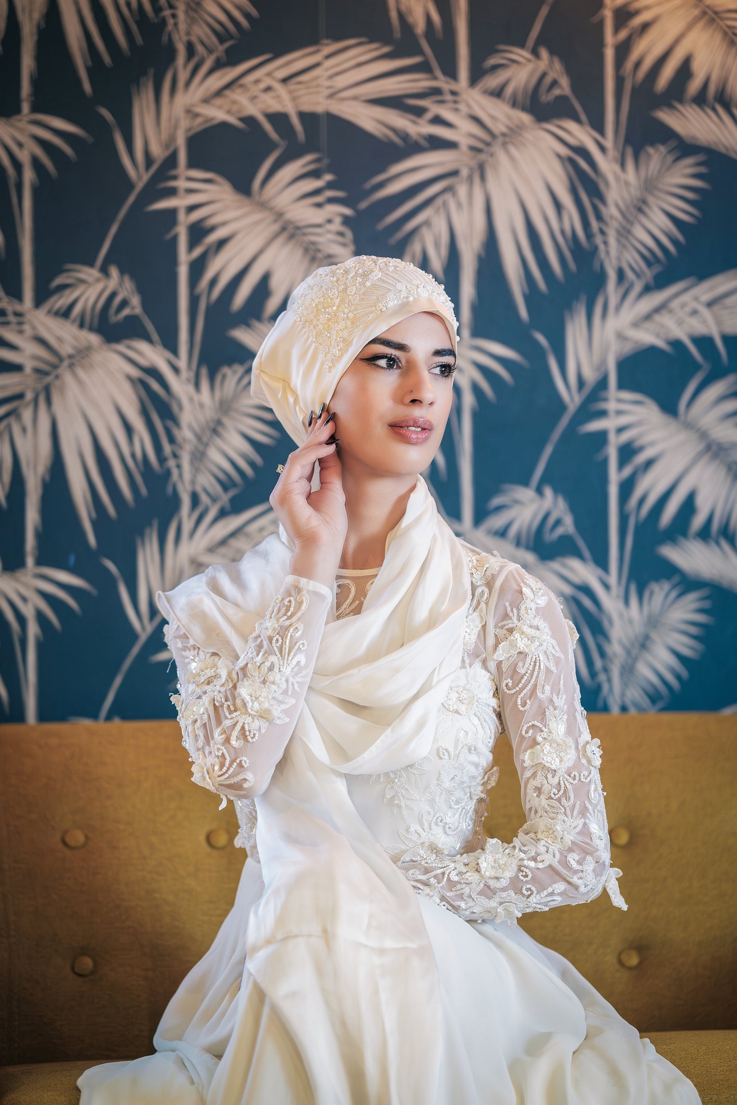 Le Polyvalent Brodé – Foulard Mariée Élégant et Raffiné