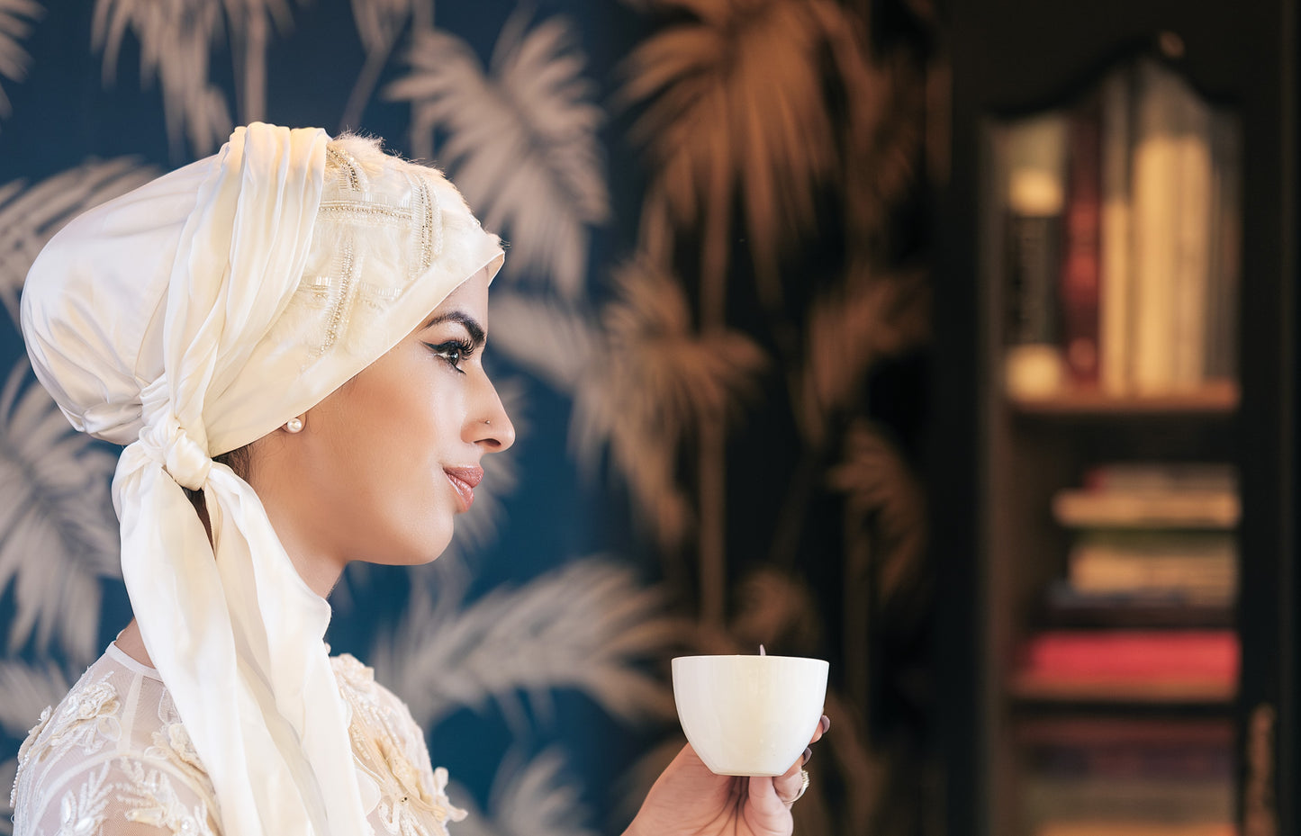 Le Polyvalent Soyeux – Foulard Mariée Chic et Unique