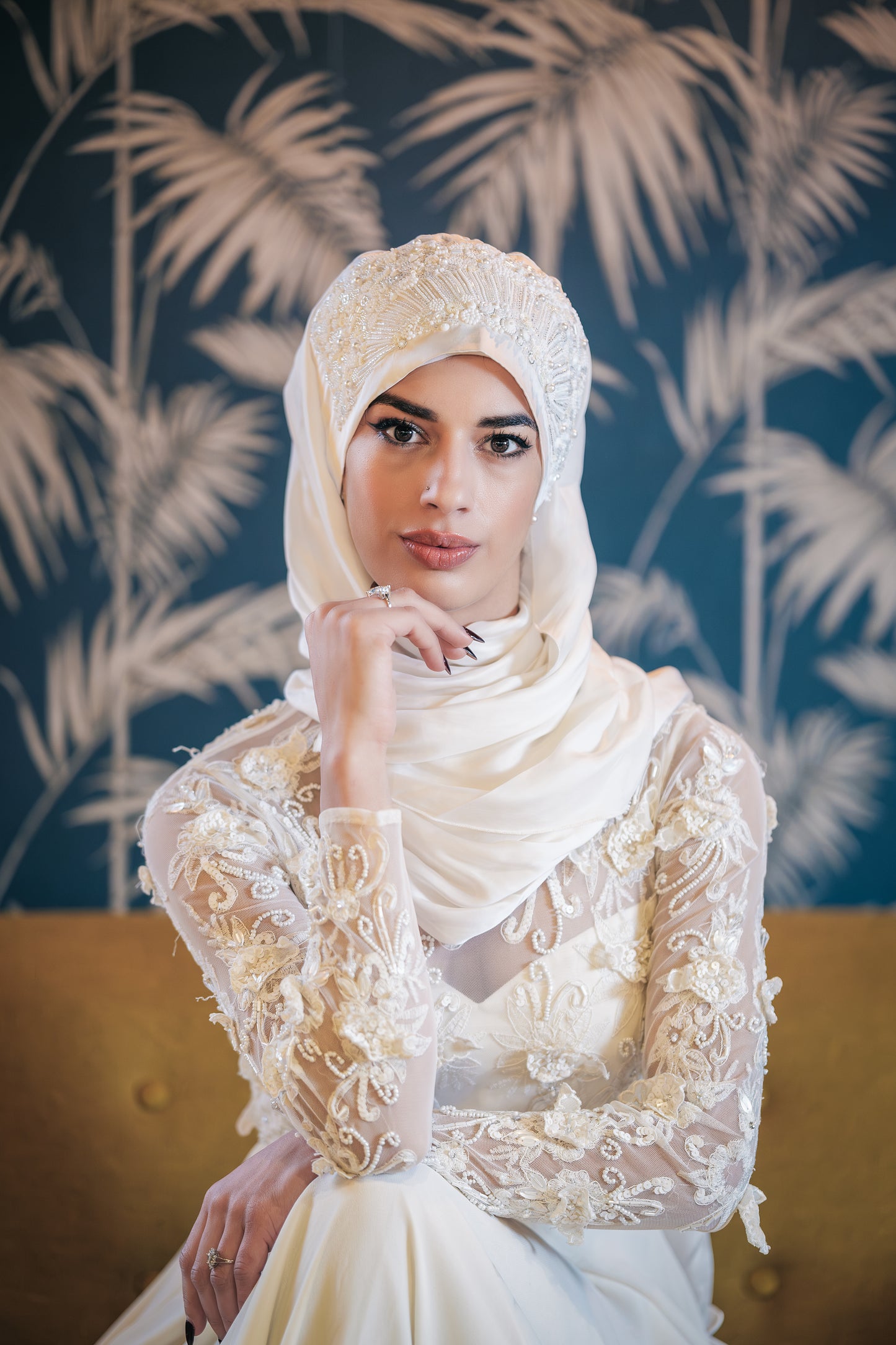 Le Polyvalent Brodé – Foulard Mariée Élégant et Raffiné